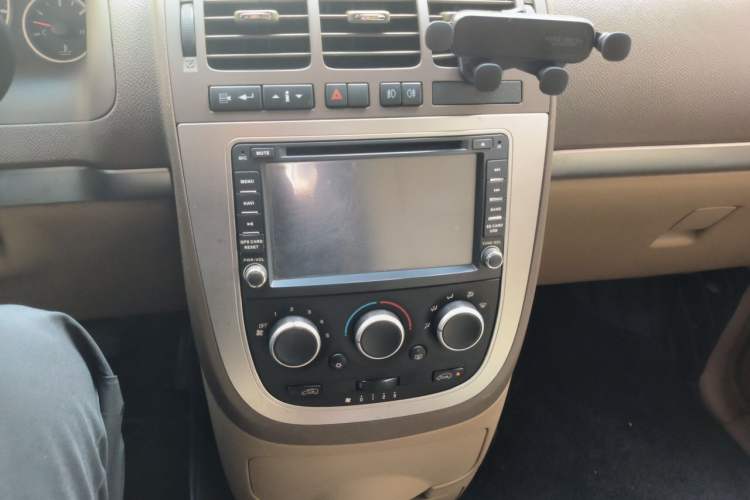 Used Buick GL8 2014 2.4L Classic Edition Audio And AC Panel