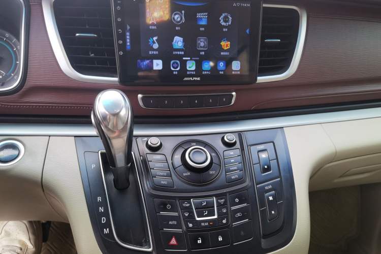 Used Buick GL8 2014 3.0L GT Luxury Business Haoya Edition Audio And AC Panel