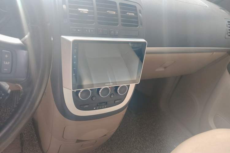 Used Buick GL8 2014 2.4L Executive Edition Audio And AC Panel