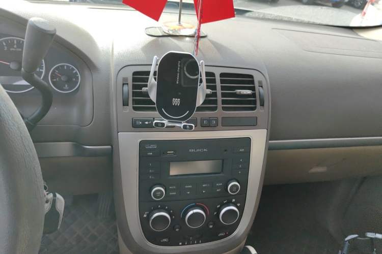 Used Buick GL8 2014 2.4L Classic Edition Audio And AC Panel