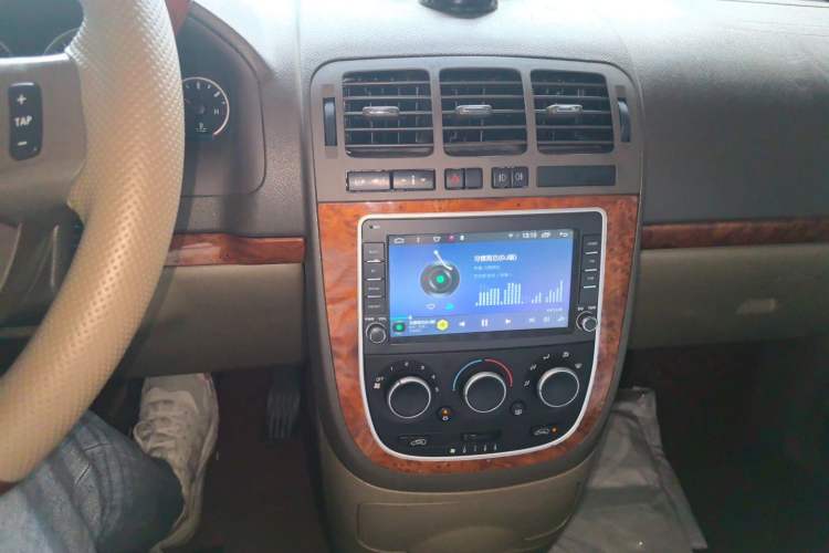 Used Buick GL8 2014 2.4L Classic Edition Audio And AC Panel