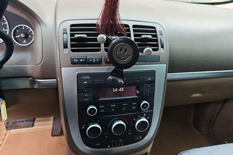 Used Buick GL8 2014 2.4L Comfort Edition Audio And AC Panel