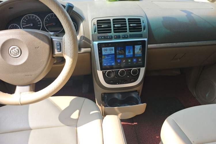 Used Buick GL8 2014 2.4L Classic Edition Audio And AC Panel