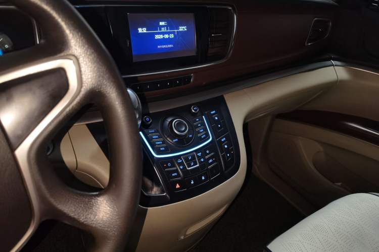 Used Buick GL8 2014 2.4L CT Luxury Business Comfort Edition Audio And AC Panel