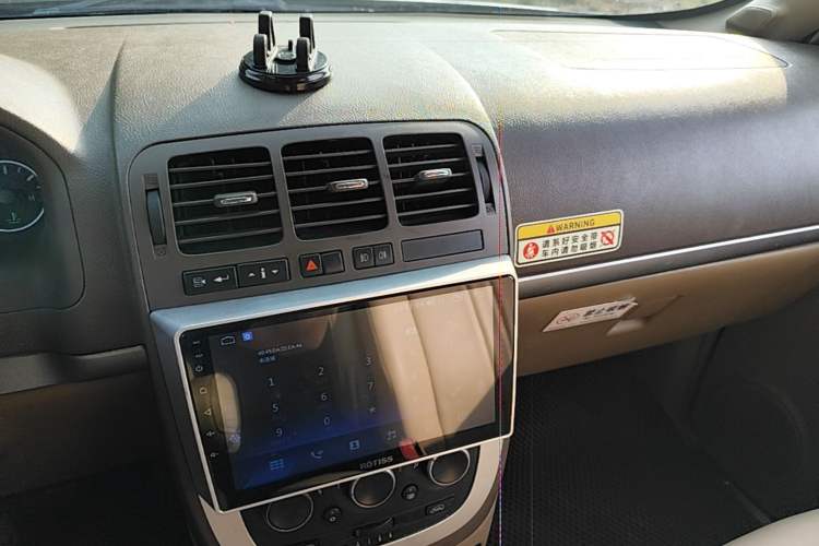 Used Buick GL8 2014 2.4L Classic Edition Audio And AC Panel