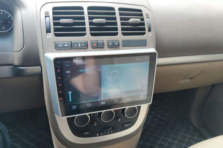 Used Buick GL8 2014 2.4L Classic Edition Audio And AC Panel