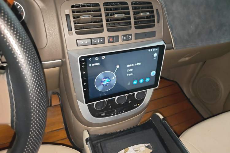 Used Buick GL8 2014 2.4L Classic Edition Audio And AC Panel