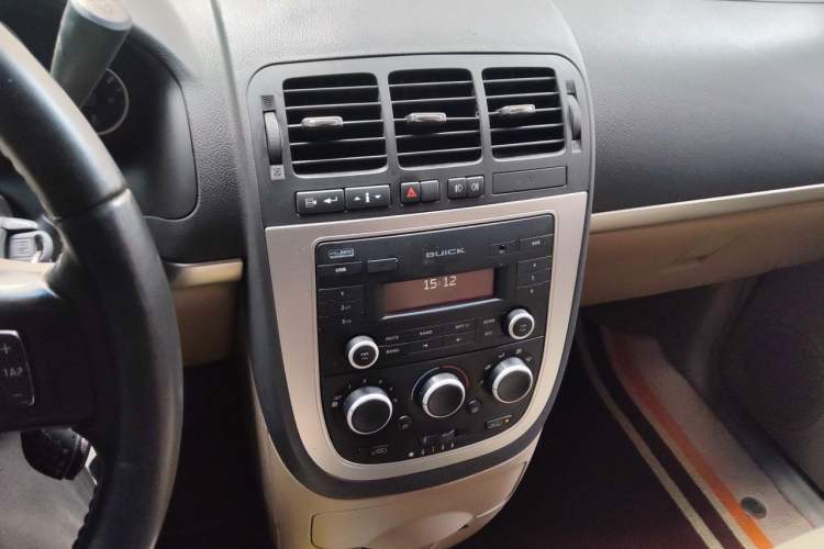 Used Buick GL8 2014 2.4L Executive Edition Audio And AC Panel