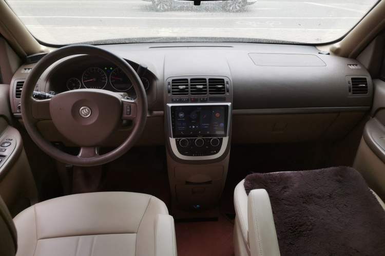 Used Buick GL8 2014 2.4L Classic Edition Center Console