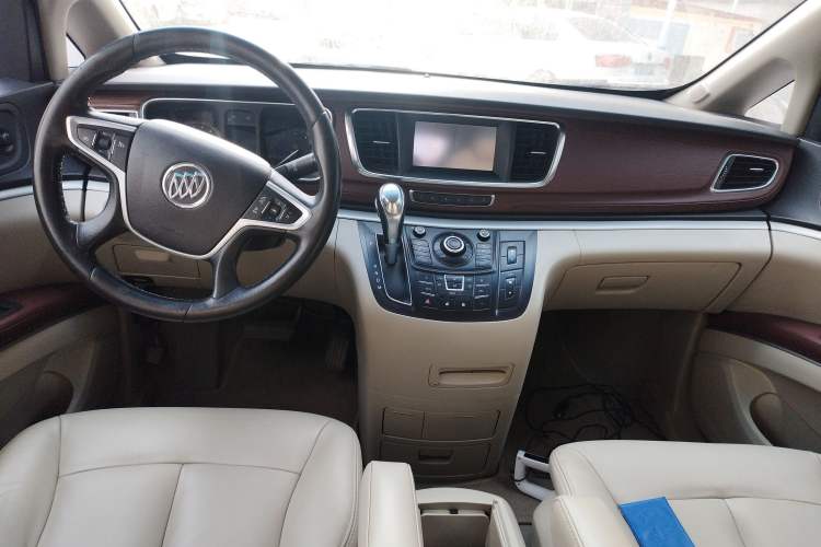 Used Buick GL8 2014 2.4L LT Luxury Business Executive Edition Center Console