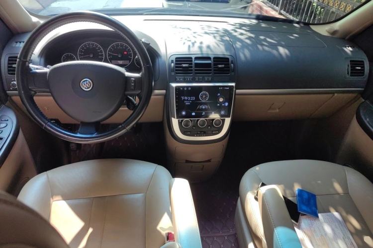 Used Buick GL8 2014 2.4L Executive Edition Center Console