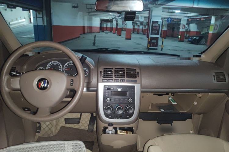 Used Buick GL8 2014 2.4L Comfort Edition Center Console