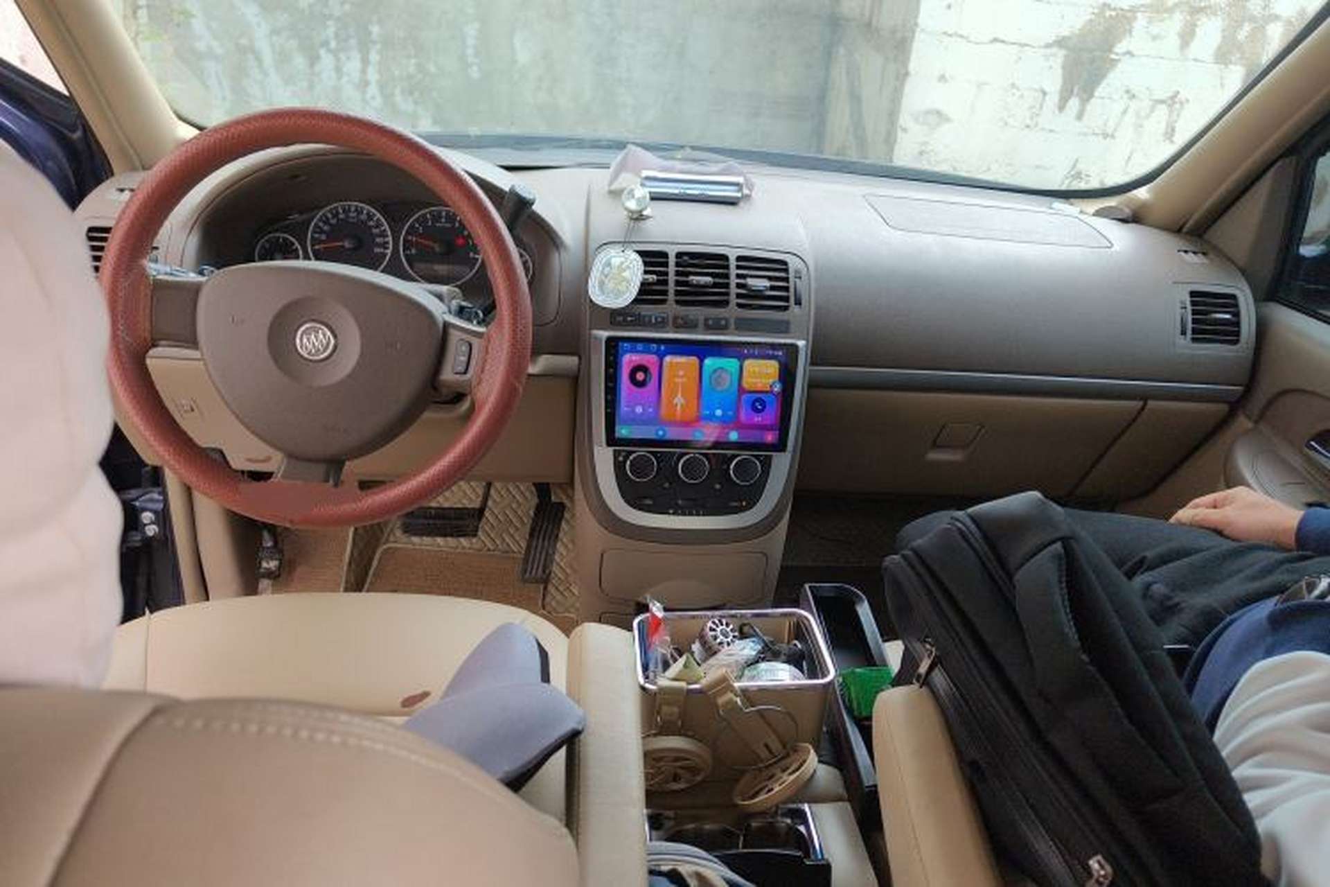 Used Buick GL8 2014 2.4L Comfort Edition Center Console