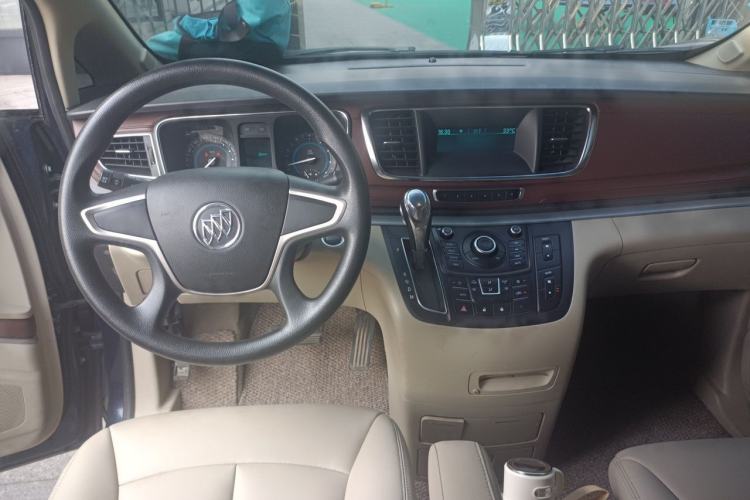 Used Buick GL8 2014 2.4L CT Luxury Business Comfort Edition Center Console