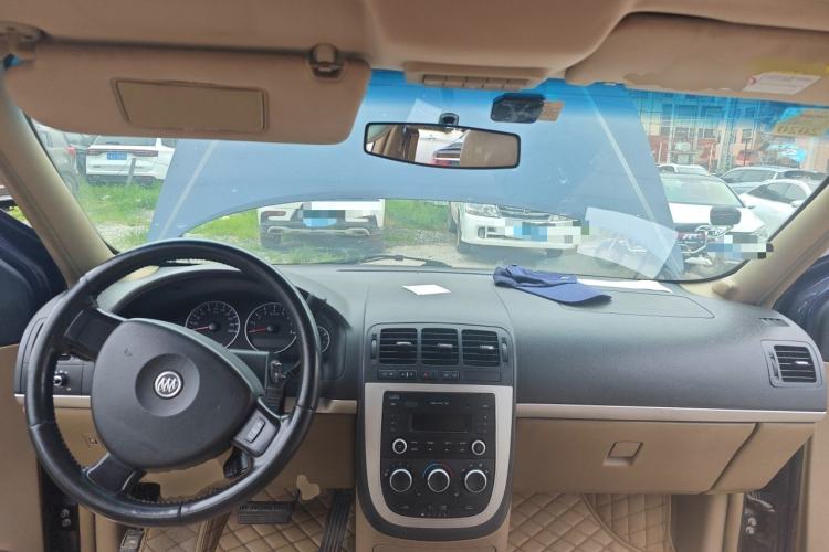 Used Buick GL8 2014 2.4L Executive Edition Center Console