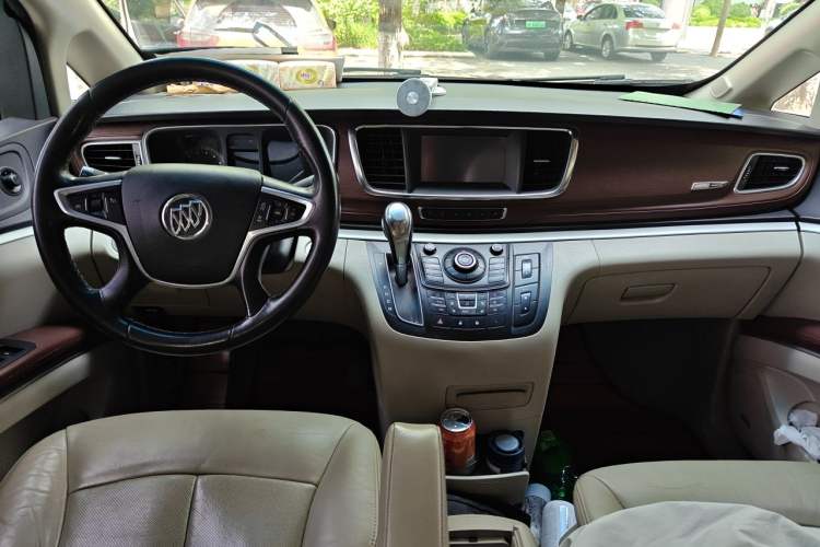 Used Buick GL8 2014 3.0L XT Luxury Business Flagship Edition Center Console