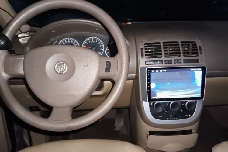 Used Buick GL8 2014 2.4L Comfort Edition Center Console