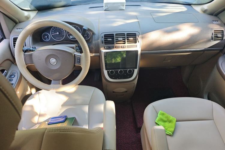 Used Buick GL8 2014 2.4L Comfort Edition Center Console