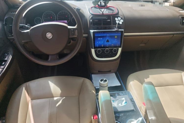 Used Buick GL8 2014 2.4L Comfort Edition Center Console