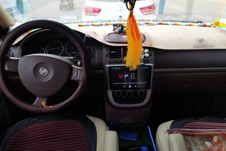 Used Buick GL8 2014 2.4L Comfort Edition Center Console