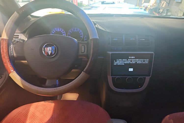 Used Buick GL8 2014 2.4L Comfort Edition Center Console