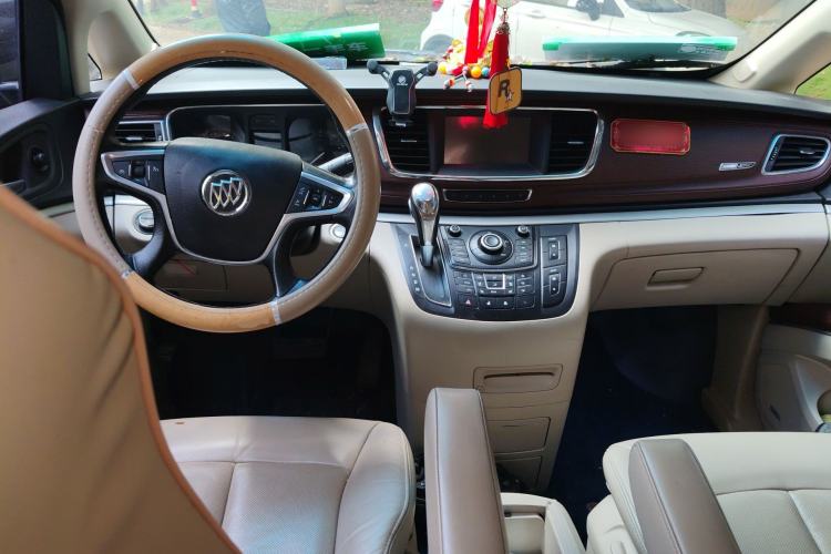 Used Buick GL8 2014 3.0L XT Luxury Business Flagship Edition Center Console