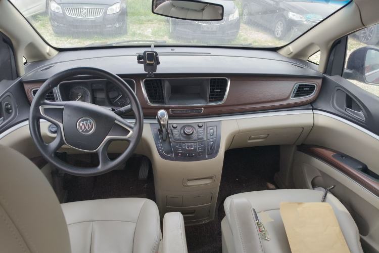 Used Buick GL8 2014 2.4L CT Luxury Business Comfort Edition Center Console