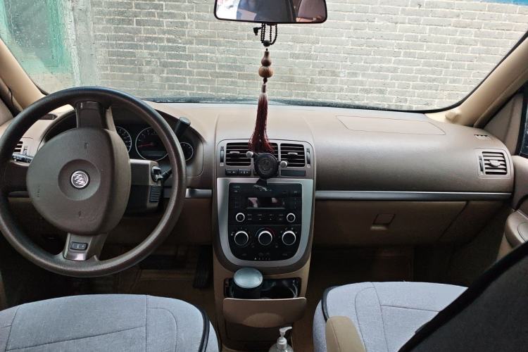 Used Buick GL8 2014 2.4L Comfort Edition Center Console
