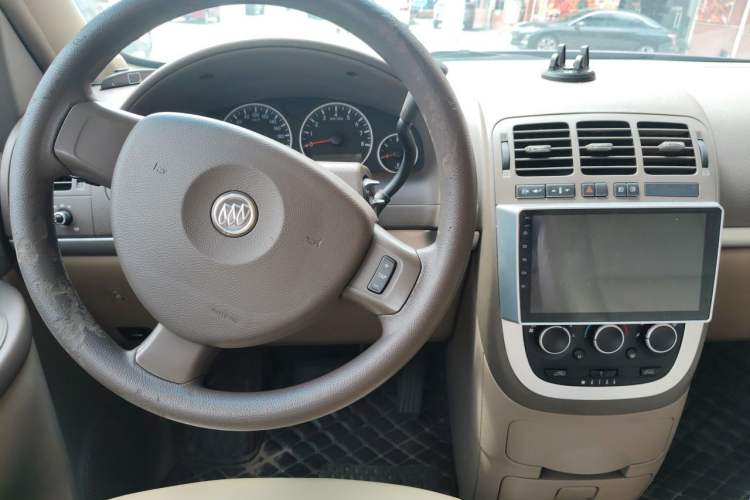 Used Buick GL8 2014 2.4L Classic Edition Center Console