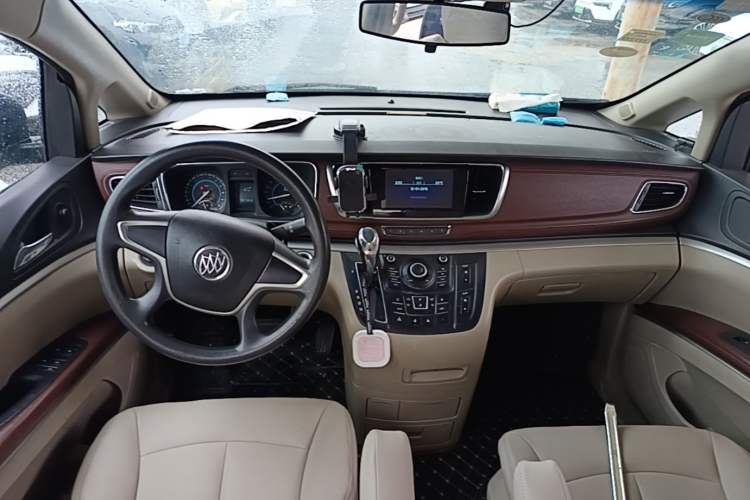 Used Buick GL8 2014 2.4L CT Luxury Business Comfort Edition Center Console