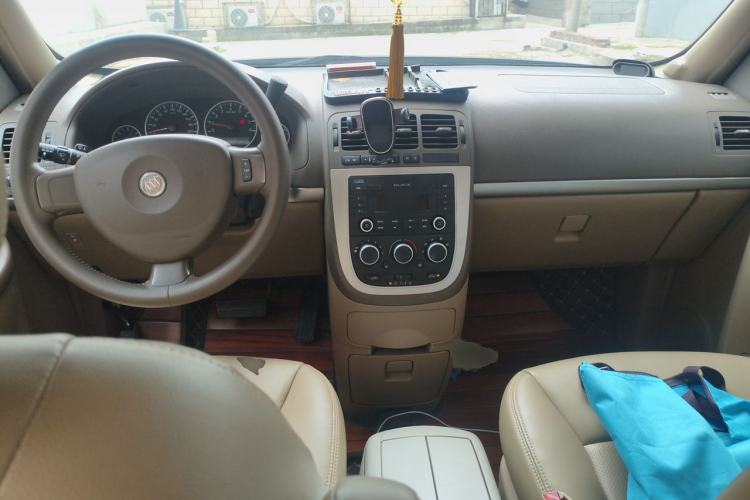 Used Buick GL8 2014 2.4L Comfort Edition Center Console