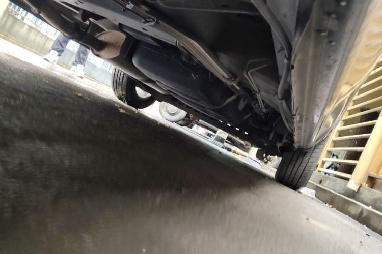 Used Buick GL8 2014 2.4L Executive Edition Chassis Front Left