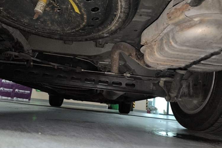 Used Buick GL8 2014 2.4L Classic Edition Chassis Rear