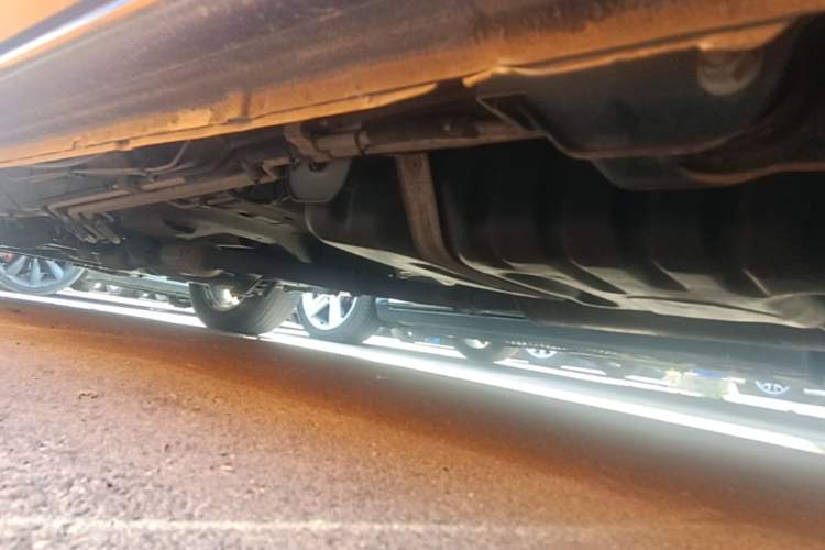 Used Buick GL8 2014 2.4L Classic Edition Chassis Rear Left