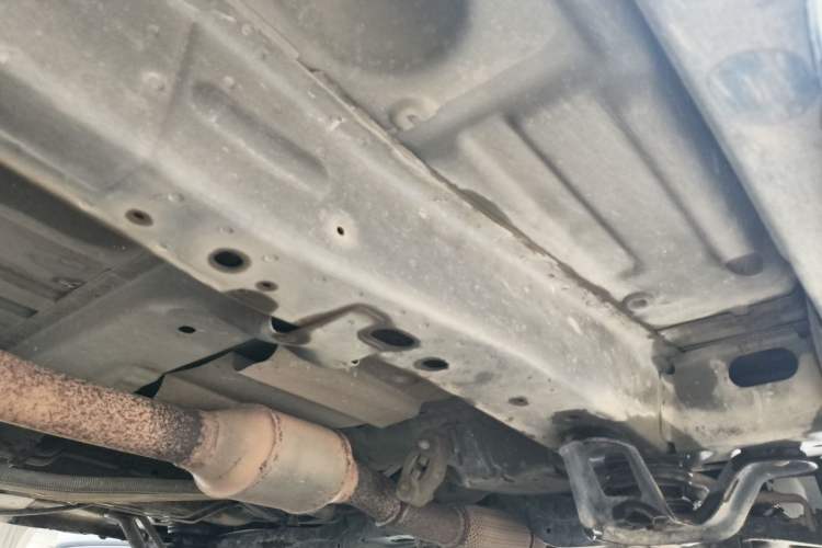 Used Buick GL8 2014 2.4L Classic Edition Chassis Rear Left