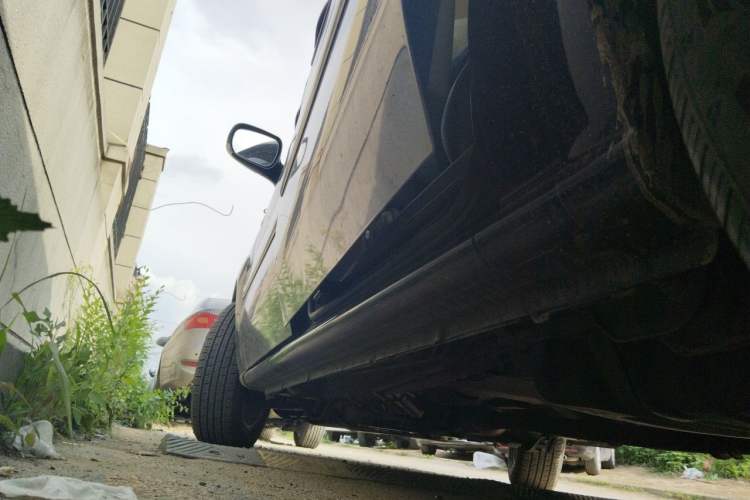 Used Buick GL8 2014 2.4L Classic Edition Chassis Rear Left