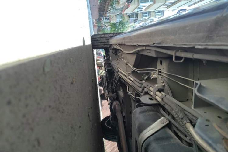 Used Buick GL8 2014 2.4L Executive Edition Chassis Rear Left