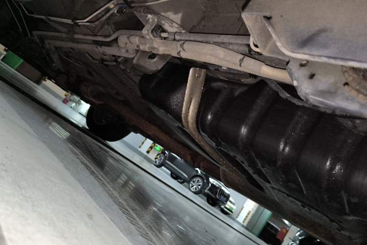 Used Buick GL8 2014 2.4L Classic Edition Chassis Rear Left