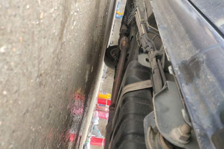 Used Buick GL8 2014 2.4L Comfort Edition Chassis Rear Left