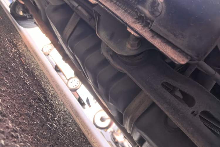 Used Buick GL8 2014 2.4L Classic Edition Chassis Rear Left