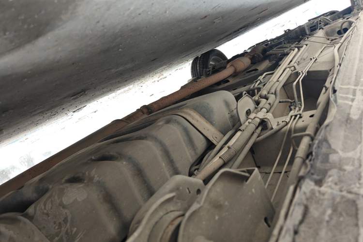 Used Buick GL8 2014 2.4L Classic Edition Chassis Rear Left