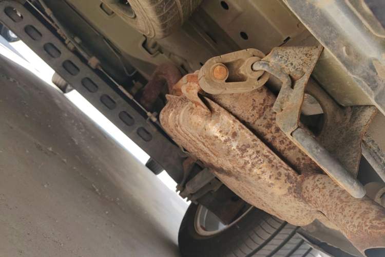 Used Buick GL8 2014 2.4L Executive Edition Chassis Rear Left