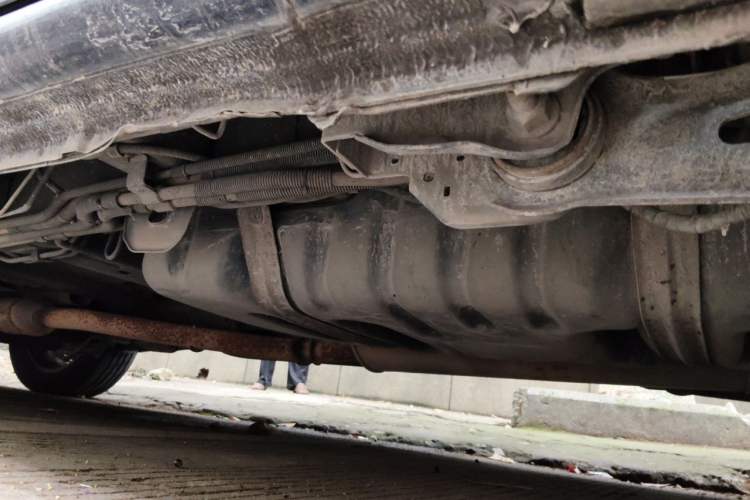 Used Buick GL8 2014 2.4L Classic Edition Chassis Rear Left