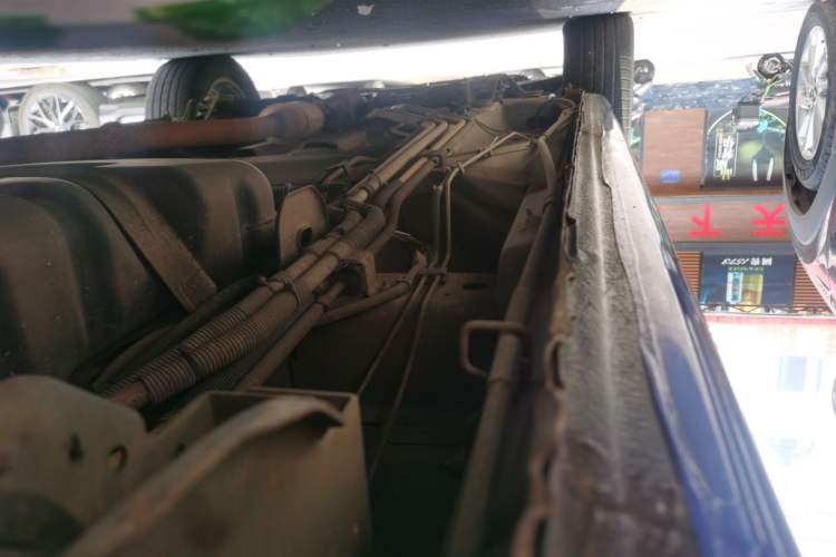 Used Buick GL8 2014 2.4L Classic Edition Chassis Rear Left