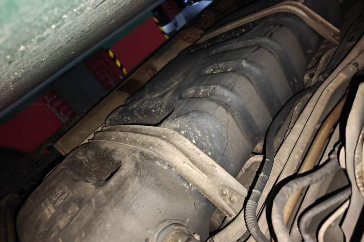 Used Buick GL8 2014 2.4L Classic Edition Chassis Rear Left