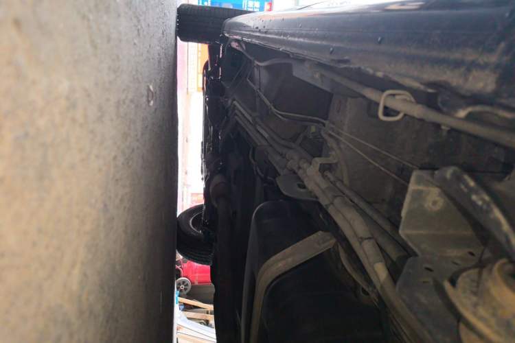 Used Buick GL8 2014 2.4L Classic Edition Chassis Rear Left