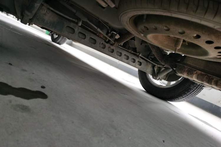 Used Buick GL8 2014 2.4L Classic Edition Chassis Rear Left