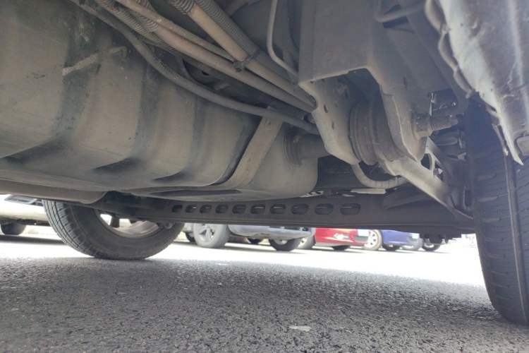 Used Buick GL8 2014 2.4L Classic Edition Chassis Rear Left