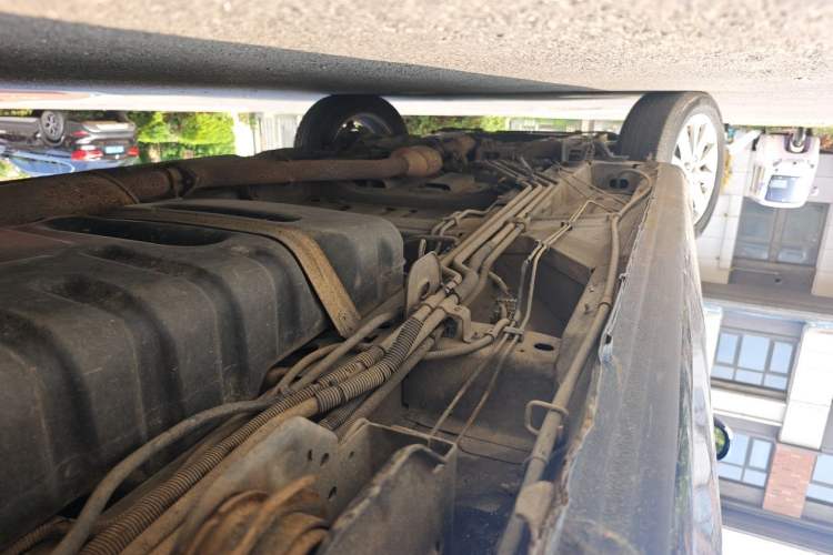 Used Buick GL8 2014 2.4L Classic Edition Chassis Rear Left