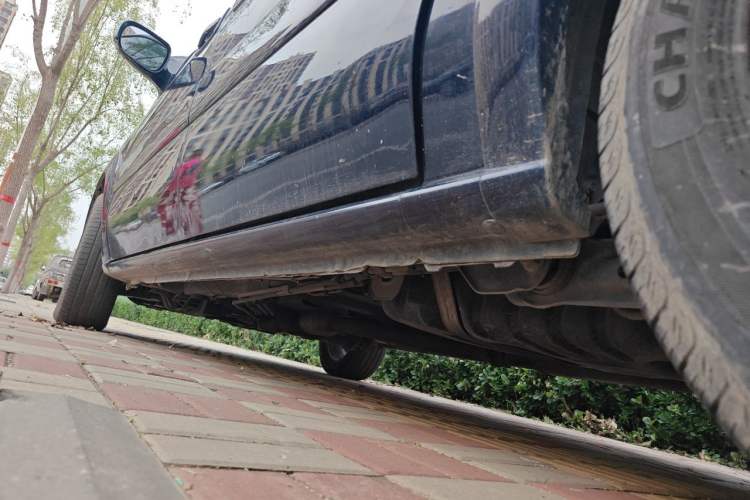 Used Buick GL8 2014 2.4L Comfort Edition Chassis Rear Left